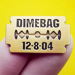 Retro Dimebag Darrell razor blade metal pin in vintage brass finish for rock fans