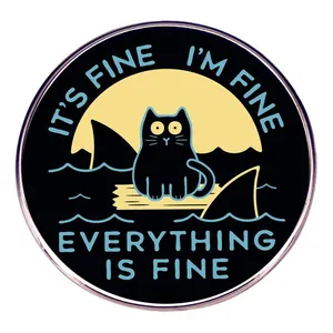 Divertente Spilla in Smalto Gatto Nero It's Fine I'm Fine Everything Is Fine Spilla Rotonda in Lega Regalo Gioielli