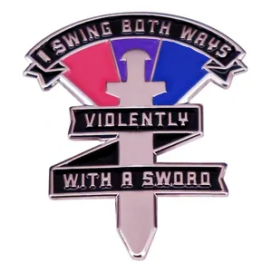 Grappig I Swing Both Ways Violently With A Sword Emaille Pin Bi Pride Vlag Kleuren Legering Metalen Zwaard Broche Badge Sieraden Cadeau