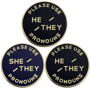 Pin de Pronombre de Esmalte Broche de Aleación de Oro Use Pronombres They Them She Her He Him Insignia Redonda Joyería de Identidad Unisex