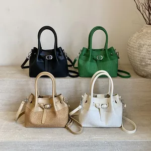Bolso Cubo Empalmado Mujeres Cuero PU Y Textura Tejida Bolso De Mano Con Correa Ajustable Hebilla Metálica Moda Callejera