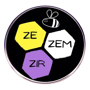 Καρφίτσα Σμάλτου Μέλισσα My Pronouns ZE ZEM ZIR Στρογγυλό Μεταλλικό Σήμα Μη Δυαδικό Pride LGBTQ Καρφίτσα Πέτου Δώρο