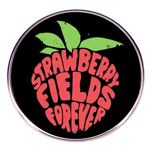 Spilla in Smalto Strawberry Fields Forever Rock Song Lyrics Pin Distintivo in Lega Rotondo Frutta Lapel Pin Per Zaino Gioielli