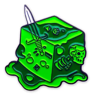 Fantasy Gelatinous Cube Emaille Pin Brosche Mit Schwert Totenkopf D20 Würfel Design Lackiert Legierung Abzeichen Für Rucksack Jacken