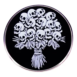 Broche Bouquet de Crânes d'Halloween Punk Gothique Émail Pin Badge Bijoux en Alliage de Métal Cadeau pour Femmes Hommes Fête