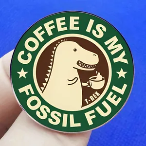 Insigne en émail amusant T-Rex Coffee is My Fossil Fuel avec bordure verte