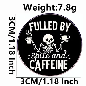 Emaille-Anstecknadel mit Totenkopf und Kaffee-Design aus schwarzer Legierung, 3cm Größe