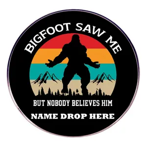Retro Bigfoot Saw Me Emaille Pin Legering Ronde Badge Met Zonsondergang Bos Silhouet Voor Kleding Rugzak Hoeden
