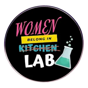 Broche en Émail Women Belong In Lab Bijoux Science Féministe Alliage Badge Rond Pour Scientifique Laboratoire Cadeau