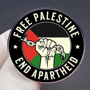 Insigne métallique Palestine libre avec chaînes brisées et texte Fin de l'apartheid