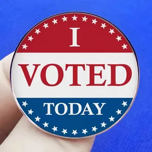 Badge inspirant I VOTED TODAY avec étoiles et rayures rouges blanches bleues