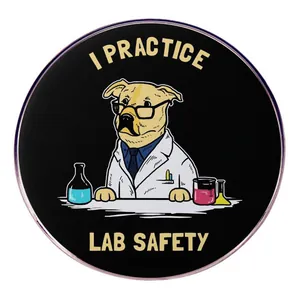 Lustige Labrador Wissenschaftler Emaille Pin I Practice Lab Safety Brosche Rund Legierung Chemie Abzeichen Für Taschen Jacken Hundeliebhaber Geschenke
