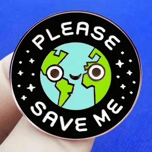 Pin de esmalte ecológico con tierra de dibujos animados y lema 'PLEASE SAVE ME'