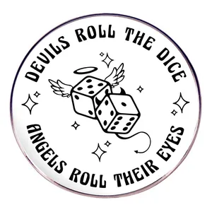 Rund Legierung Emaille Brosche Mit Devils Roll The Dice Angels Roll Their Eyes Slogan Mode Metall Abzeichen Schmuck Zubehör