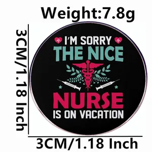 Broche infirmière en vacances en alliage, badge médical de 3 cm de diamètre