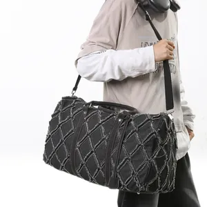 Sac de voyage en denim matelassé à losanges effilochés avec bandoulière et grande capacité