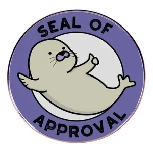 Spilla in Lega Smaltata Umoristica a Forma di Foca Seal Of Approval Spilla in Metallo Rotonda Simpatico Distintivo di Animali Gioielli
