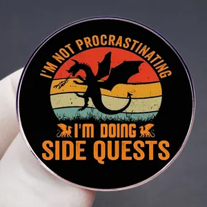 Spilla divertente con drago e scritta I'm Not Procrastinating per gamer