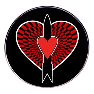 Broche de Groupe Rock Gothique en Alliage Métallique Badge Cœur Flèche Pour Fans de Musique Bijoux Punk Accessoires Unisexe
