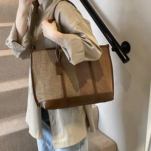 Retro-Shopper mit Kontrastfarben aus braunem Tweed und Leder mit großem Fassungsvermögen