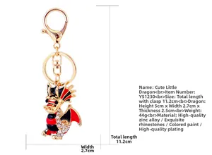 Détails des dimensions et des accents de strass brillants du porte-clés dragon