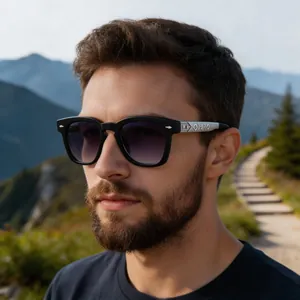 Square Retro Sunglasses UV400 Gradient Lens PC Frame Metal Engraved Temple Outdoor Fashion Shades For Men Women Vintage