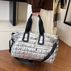 Sac Cabas Matelassé en Tissu Oxford Grande Capacité Éclat Métallique Sac de Voyage pour Femmes Fitness Main Sac Bandoulière