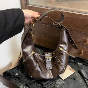 Vintage Rivet Hobo Bag For Women Large Capacity PU Leather Shoulder Bag Retro Y2K Punk Style Crossbody Bag With Adjustable Strap