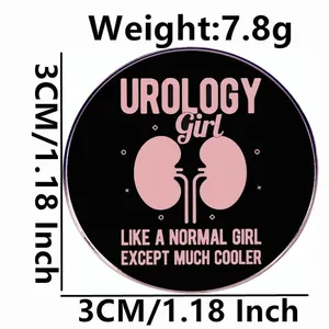 Broche féministe Urology Girl en métal avec rein rose sur fond noir élégant