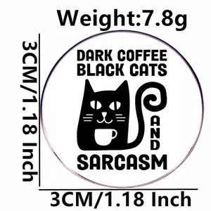 3cm runder Emaille-Pin mit schwarzer Katze, dunklem Kaffee und Sarkasmus, 7,8g