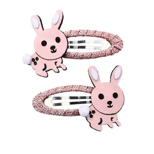 Zweiteiliges Set Kinder-Haarspangen mit rosa Cartoon-Hasen und weichem Stoffbezug