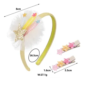 Détail des étoiles pailletées et fleur en tulle sur serre-tête enfant avec dimensions