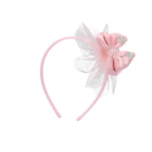 Cerchietto rosa per bambine con grande fiocco di raso ricamo a cuore e bordo in pizzo
