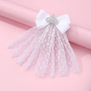 Barrette couronne étincelante avec voile en tulle à pois blancs et strass