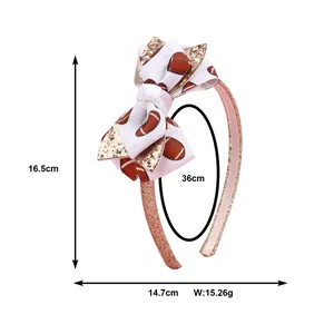 Détails du serre-tête football à paillettes avec dimensions 14,7 cm de large et 16,5 cm haut