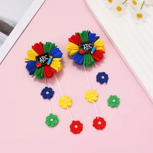 Pinces à cheveux artisanales thème école avec tableau ABC et glands de ruban colorés