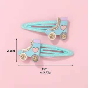Horquillas brillantes de patines verde menta con corazones rosas para niñas