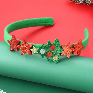 Cerchietto natalizio in velluto verde con stelle di paillettes rosse e albero festivo
