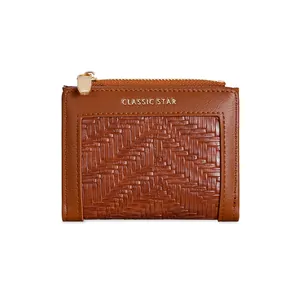 Portafoglio bifold in pelle marrone intrecciata con cerniera dorata da donna