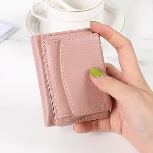 Portafoglio Corto Minimalista da Donna a 3 Pieghe in Pelle PU a Grana di Litchi con Slot per Carte e Tasca per Monete RFID