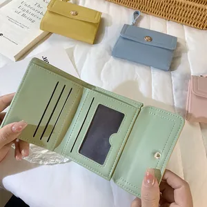 Portafoglio piccolo da donna in pelle PU a tre ante in tonalità verde, giallo, blu e rosa