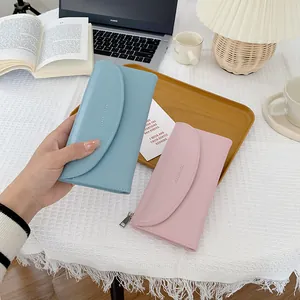 Elegante portafoglio lungo da donna in pelle PU blu e rosa con logo inciso classico
