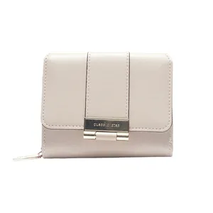 Portafoglio corto minimalista grigio chiaro con fibbia dorata e zip per donna