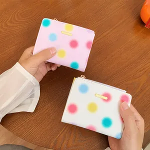 Portafoglio Corto in Pelle PU da Donna con Stampa a Pois Colorati Porta Carte con Cerniera Scomparto per Banconote Portamonete con Pendente a Catena in Metallo