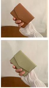 Portefeuilles courts pliants style enveloppe Classic Star en couleurs beige et vert sauge