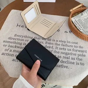 Portefeuille femme Classic Star noir à trois volets avec fentes pour cartes