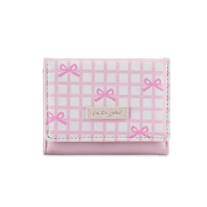 Portafoglio a tre ante a quadretti rosa e bianchi con fiocco e targhetta cute