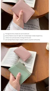 Portacarte sottile con zip in rosa e verde menta con fessure per carte e similpelle