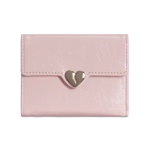 Pink heart-shaped buckle bi-fold wallet in glossy crinkled faux leather for women
