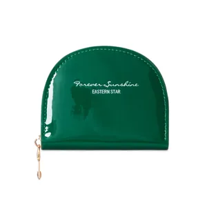 Piccolo portamonete a semicerchio in pelle verniciata verde con stampa Forever Sunshine